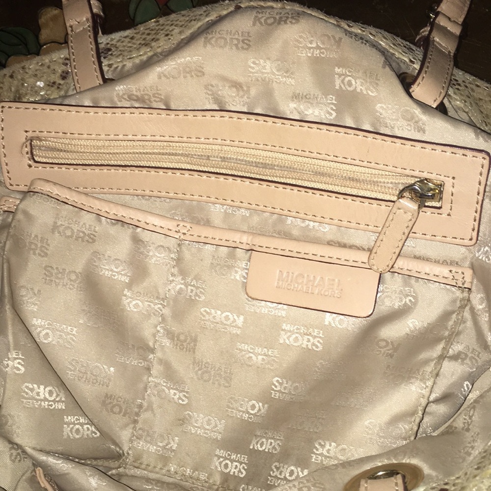 Handbag - Picture 7 of 8